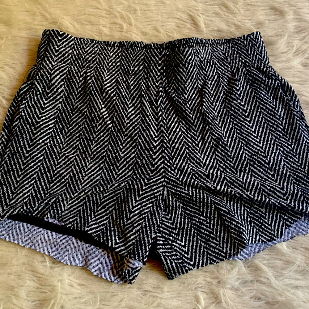 $2/$20 NEW! MAAJI bohemian shorts!!